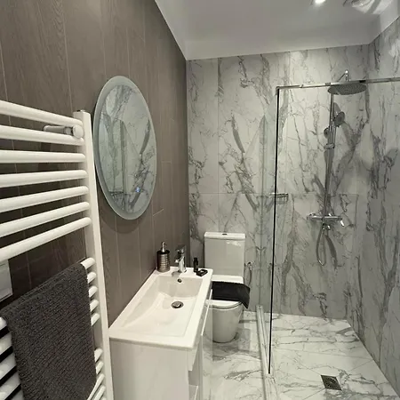 Κωνσταντίνος Appartement *