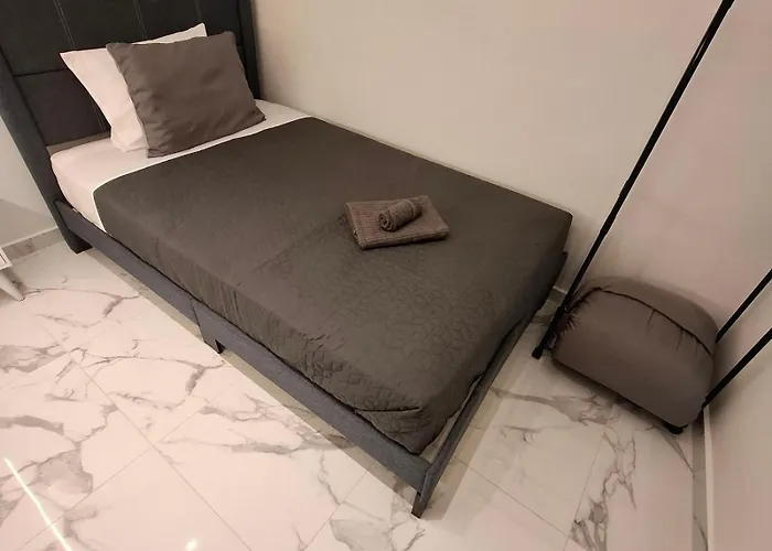 κωνσταντίνος *